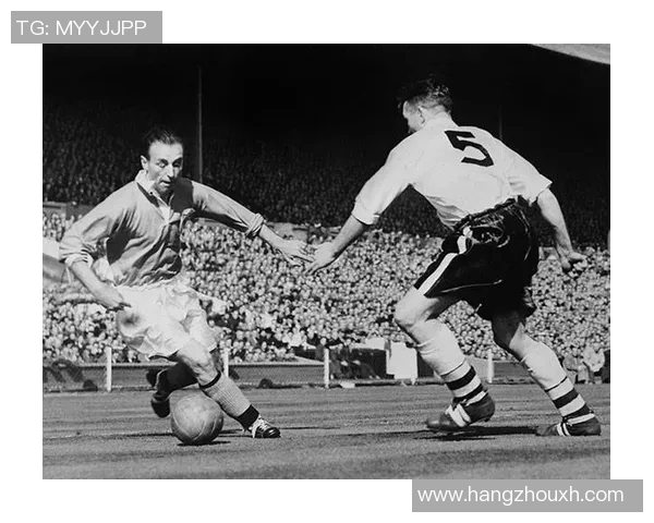 猜猜这位足球明星是谁通过他的经典瞬间与图像线索来揭开谜底