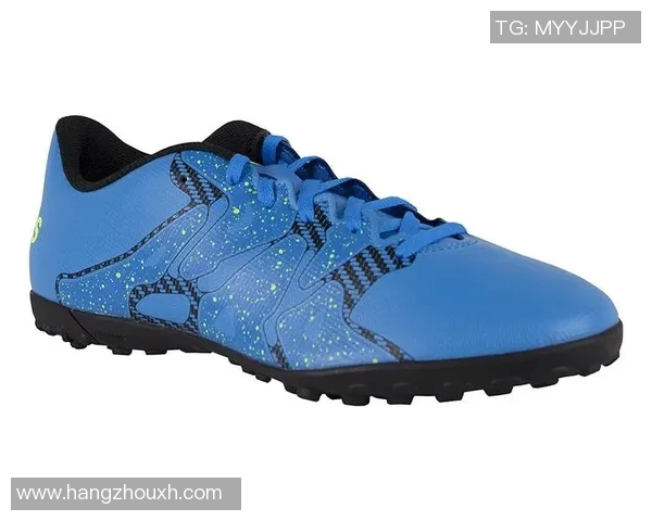 阿迪达斯广告中足球明星们的精彩合影展现运动激情与团队精神